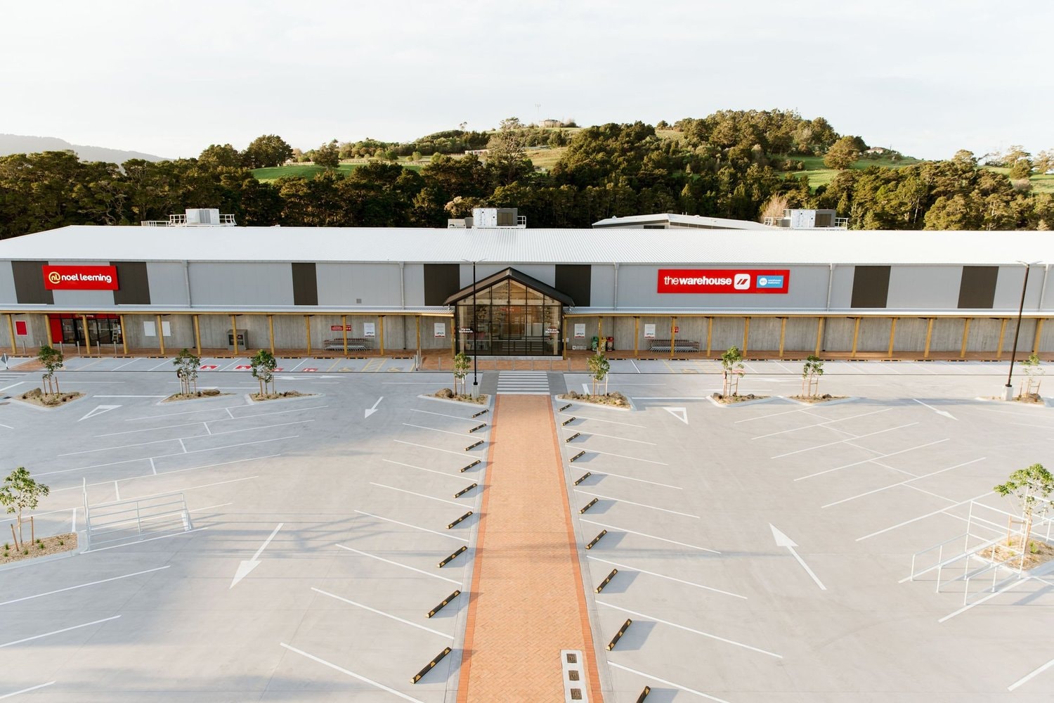 Warkworth retail building with Noel Leeming and The Warehouse shopfronts